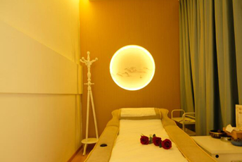 广州日式指压的寂静美学：在按压中听见雪落的声音